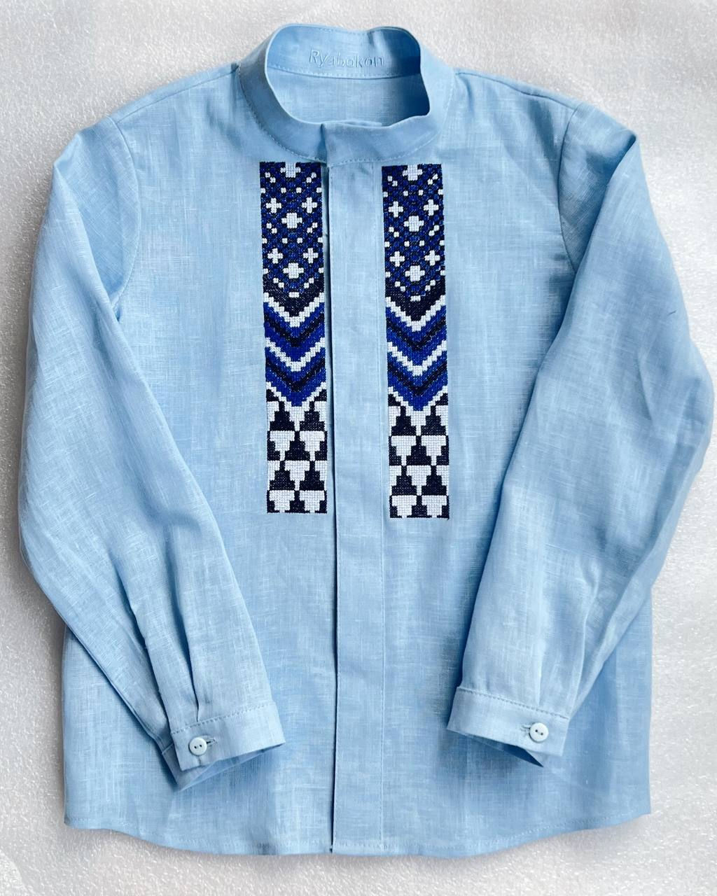 Хлопчача вишиванка Стихія, світло-блакитний льон, біло-синя вишивка