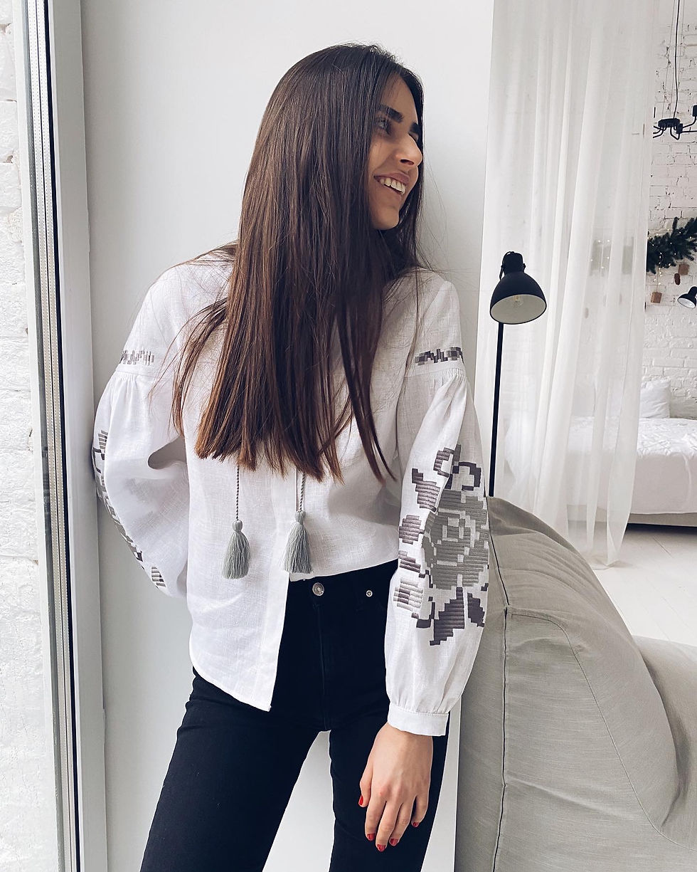 Прев'ю: 3D Квітка, білий льон, сіра вишивка