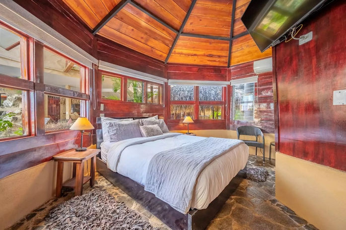 Queen Bedroom