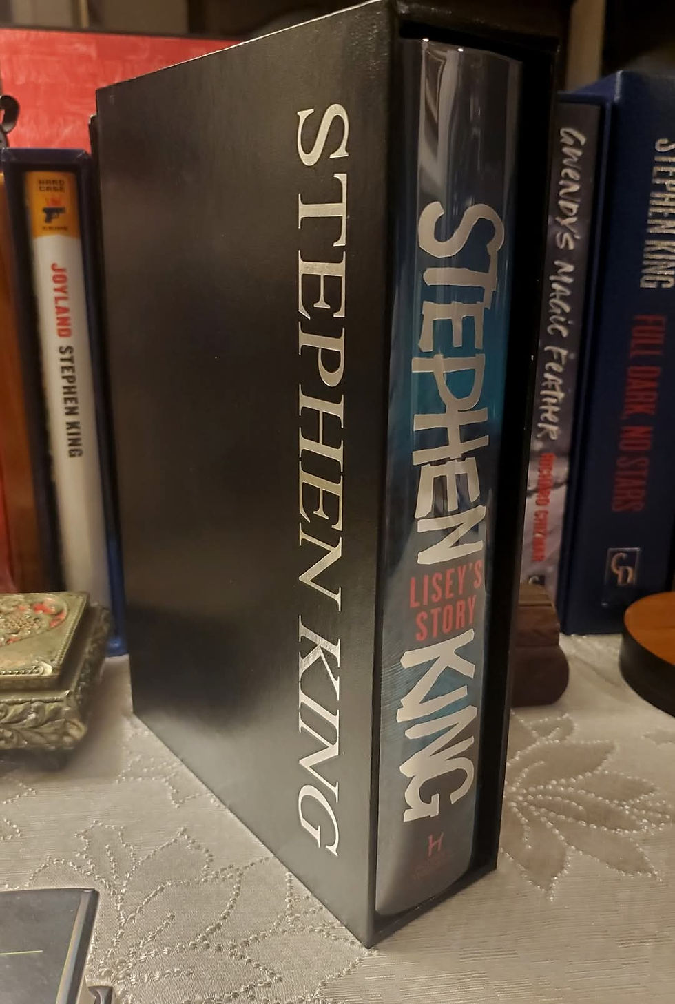 Thumbnail: Stephen King Signed Lisey's Story UK Hodder and Stoughton First Edition Dust Jacket Spine Fine Condition