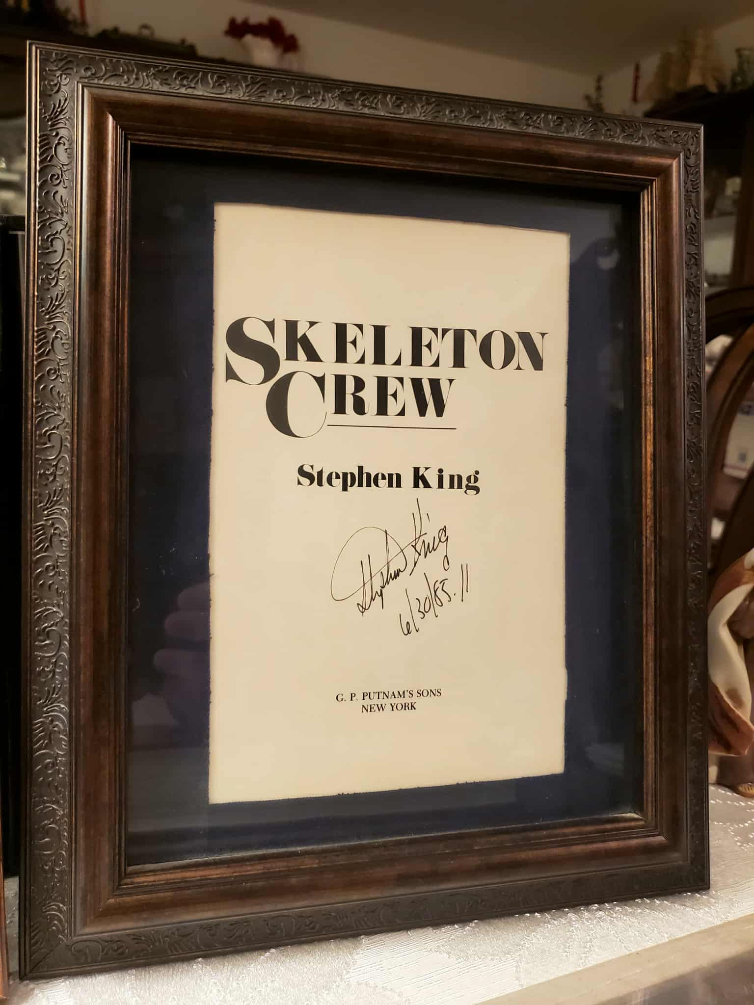Skeleton Crew Title Page Signed by Stephen King with Frame