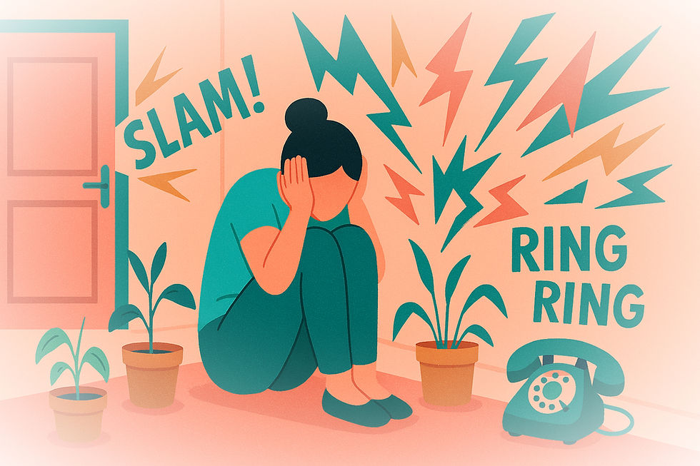 Žena pokušava da se zaštiti od buke i agresije u okruženju - ilustracija nervnog sistema pod pritiskom toksičnog okruženja