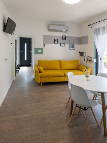 Nappali - bejárat - balaton - kiadó - szállás - apartman