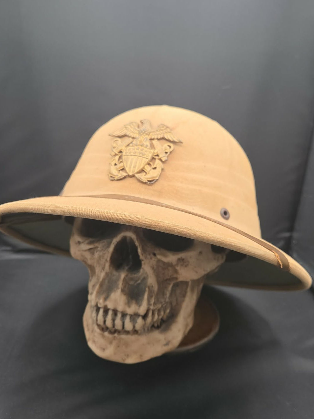 WWII U.S. Navy/USMC Hawley Pressed Fiber Sun Helmet