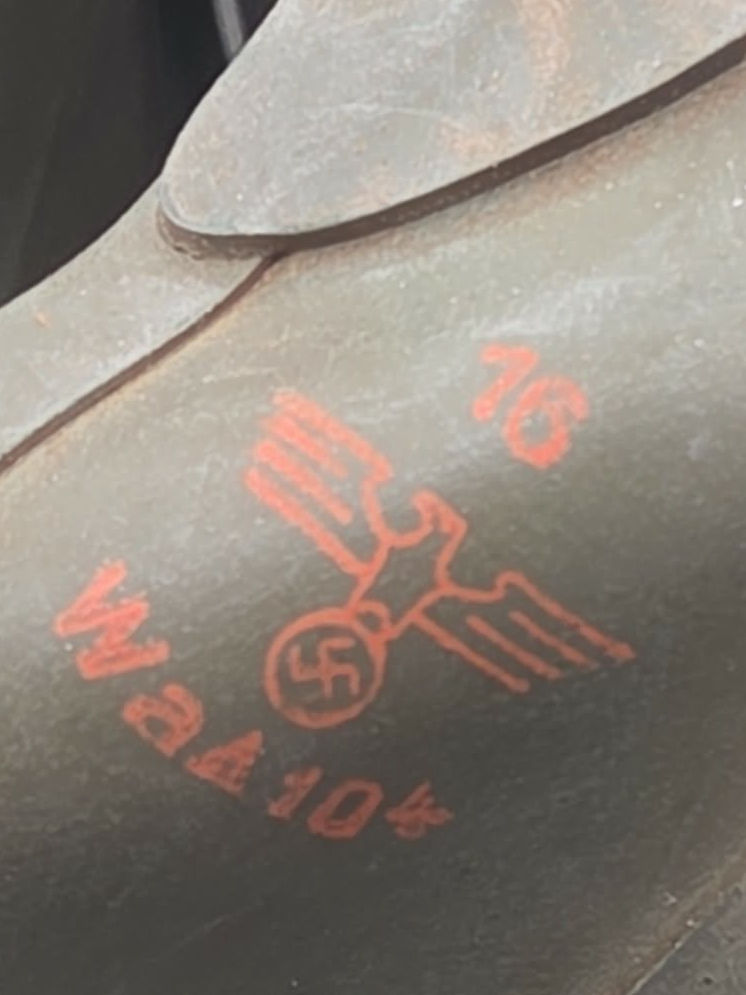 Thumbnail: WWII German Luftschutz Air Raid Protection Gas Mask