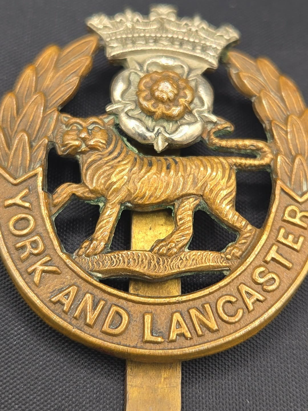 British York and Lancaster Regiment Bi-Metal Cap Badge