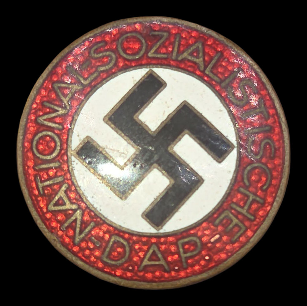 German WWII NSDAP Party Membership Badge RZM M1/101 Gustav Brehmer