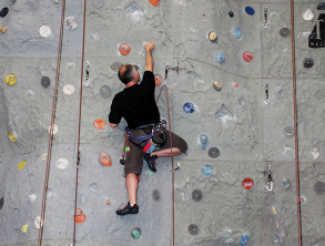 Klettern in der Halle, Beginn von Dreipunkt