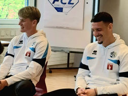 FCL Spieler zu Besuch bei der Stiftung Dreipunkt