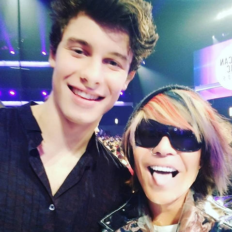 Ian Erix appears with pop superstar, Shawn Mendes, at the American Music Awards