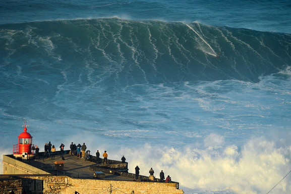 Nazaré Big wave and lighthouse