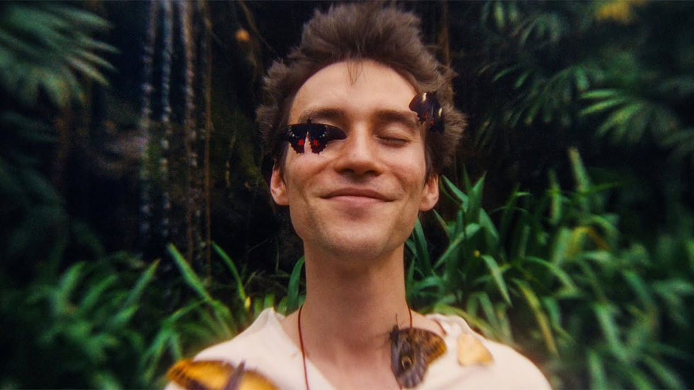 Jacob Collier 公式映像より(Heaven (Butterflies) Official Music Video / 2025)