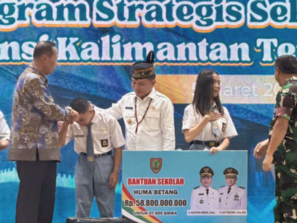 Puluhan Ribu Siswa SMA/SMK/SKH di Kalteng Terima Bantuan Seragam Sekolah