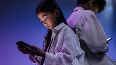 Scroll, Swipe, Repeat: Apakah Anak Muda Kalteng Sedang Kehilangan Ruang Sosial Nyata?