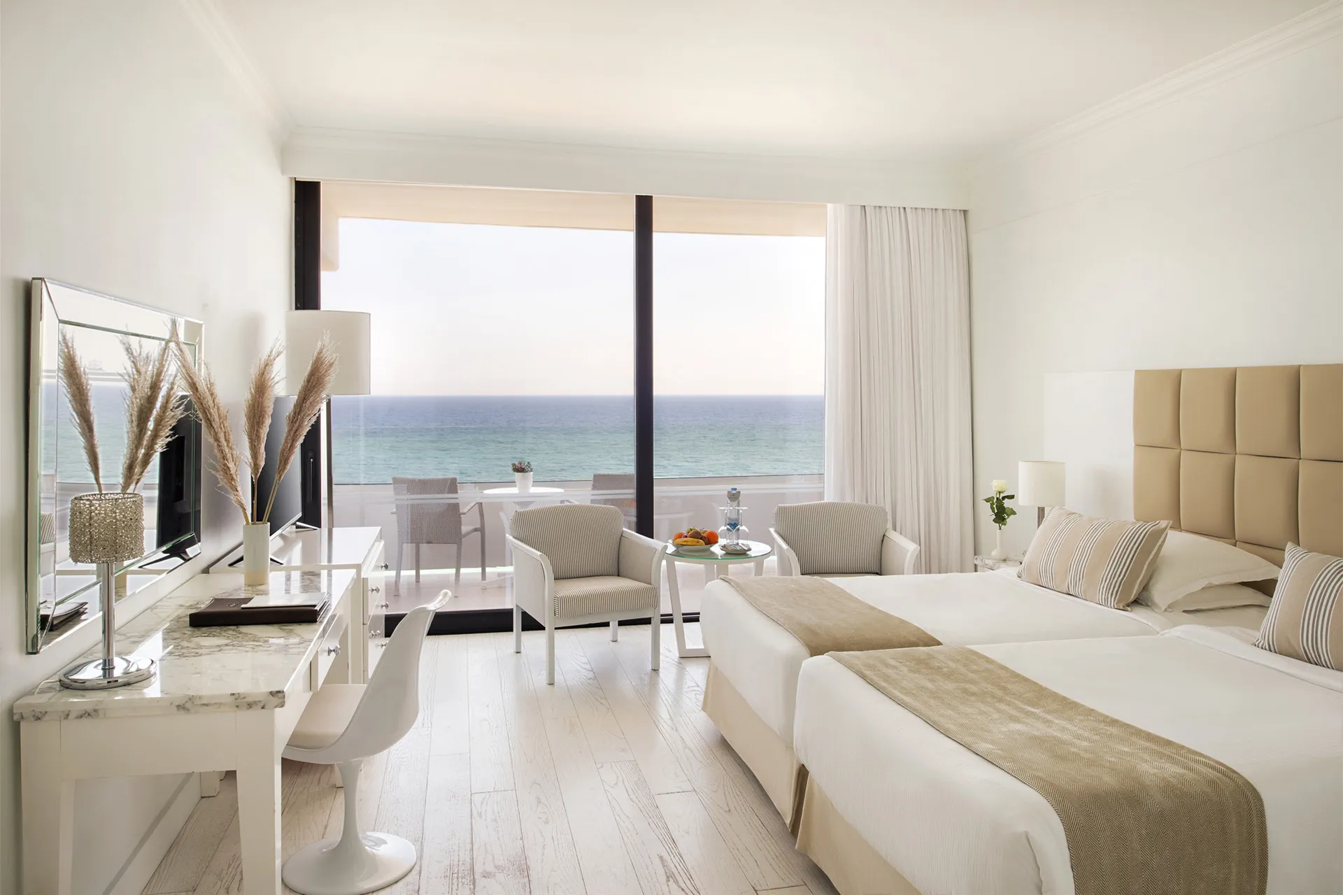 grecian-bay-hotel-cyprus-rocs-holidays