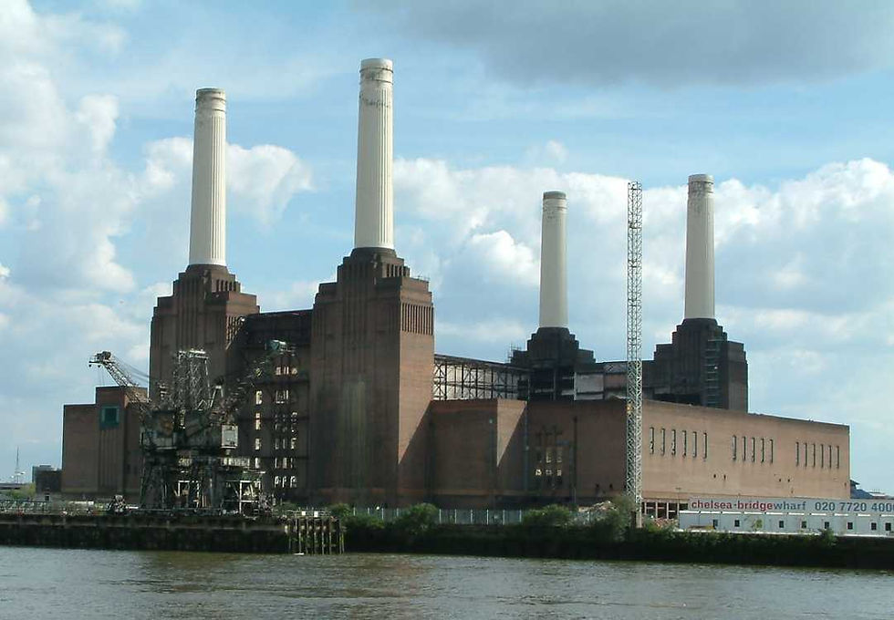 Battersea_Powerstation_-_Across_Thames_-_London_-_020504[1].jpg
