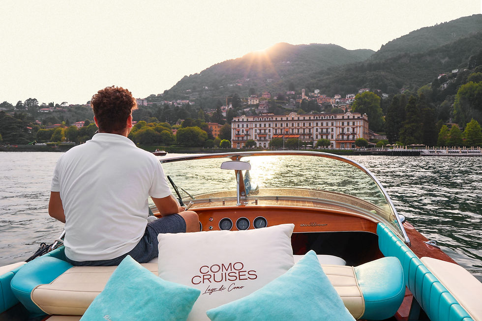 COMOCRUISES 2.jpg