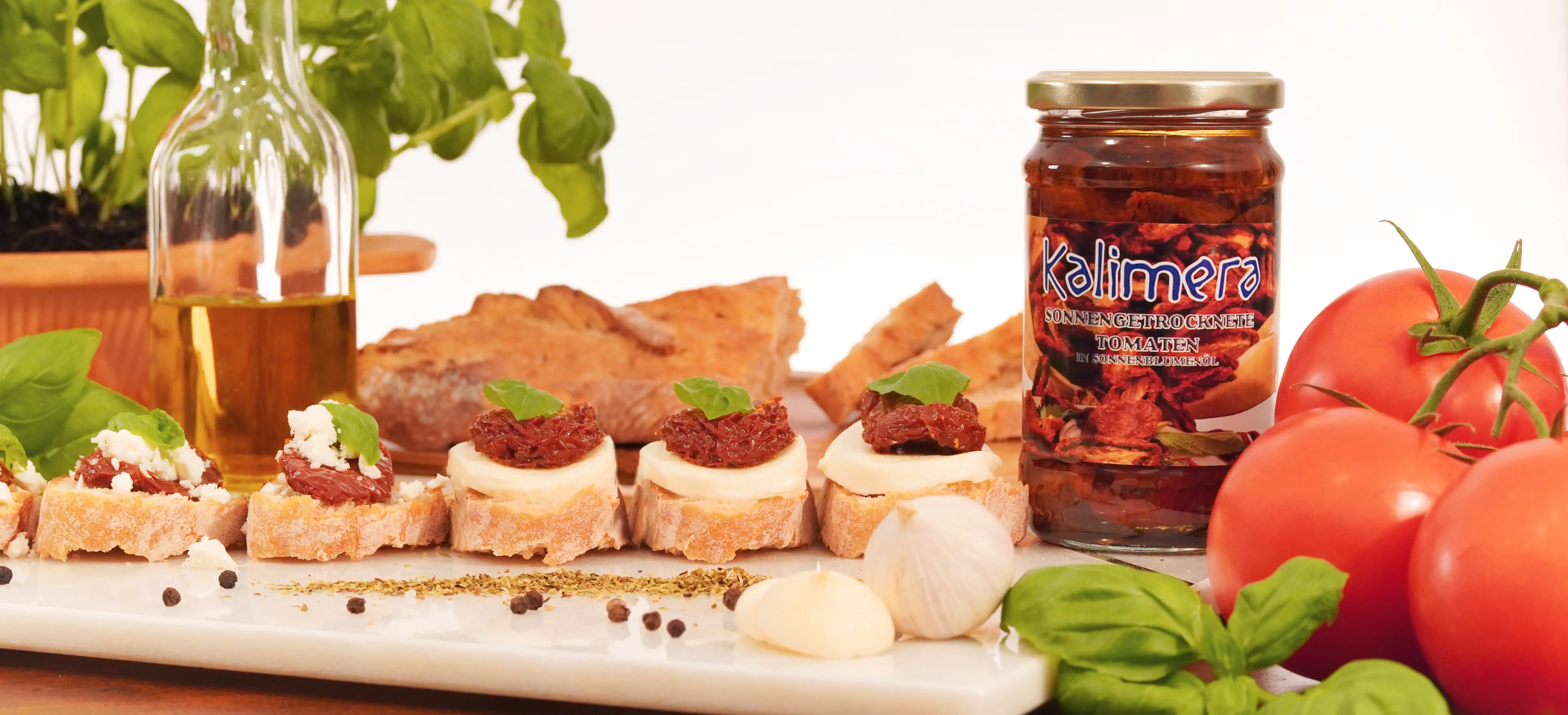 sonnengetrocknete Tomaten auf Mozzarella.webp
