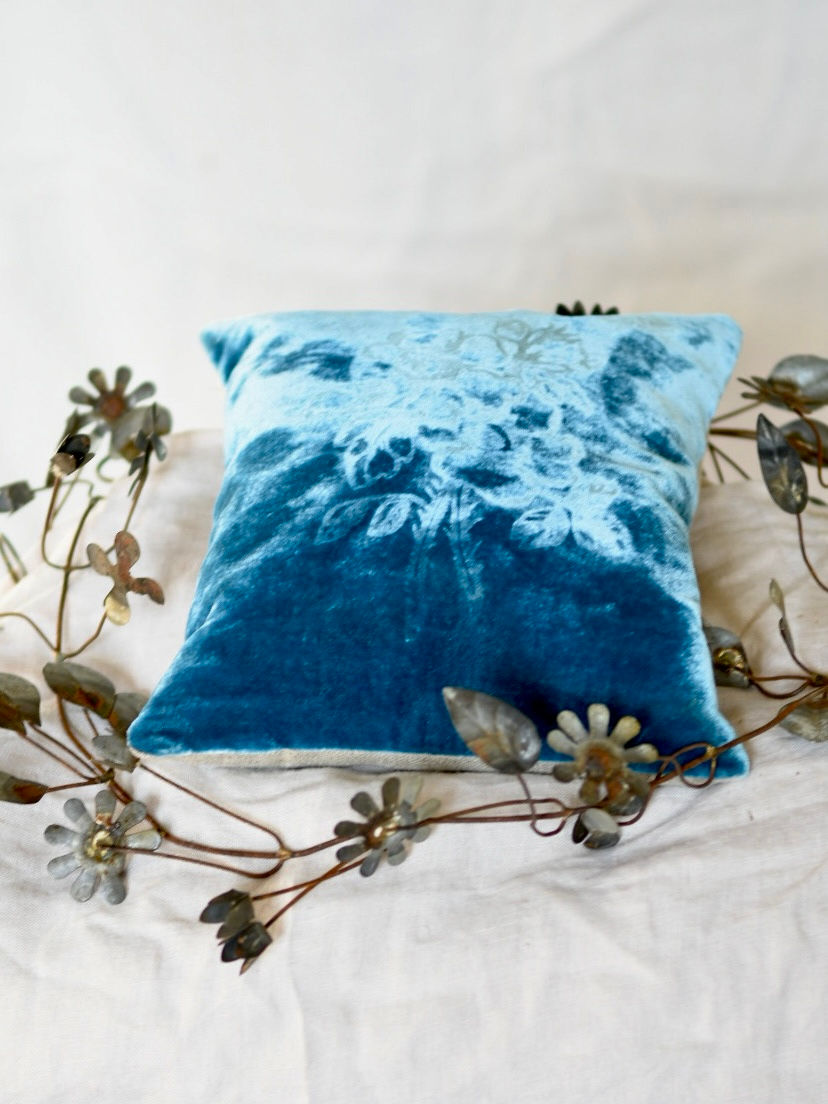 Thumbnail: Teal Velvet Sachet