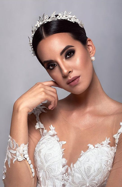 Edecan Andrea, belleza y experiencia en modelaje