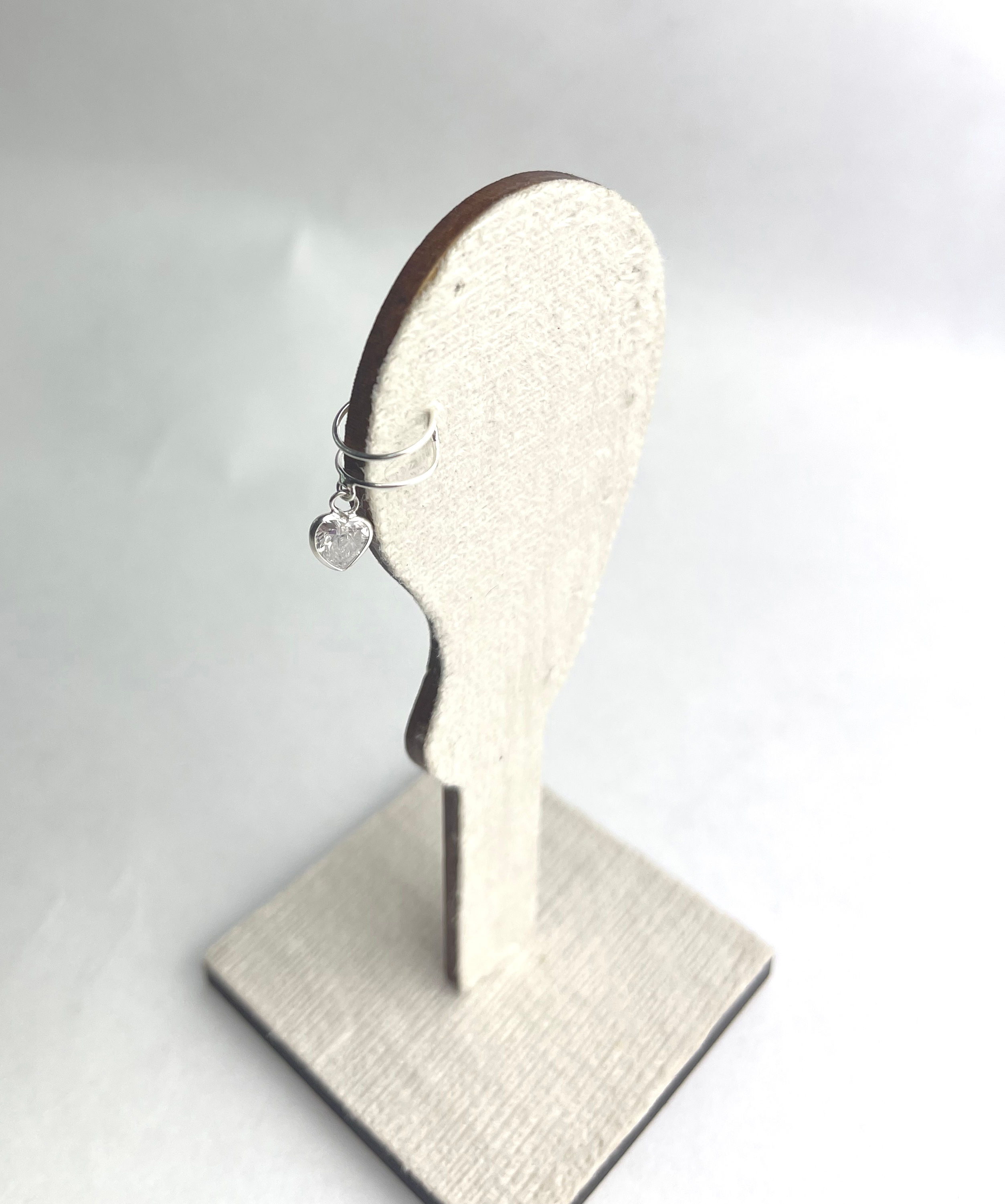 Piercing com zircônia pendurada/coração grande