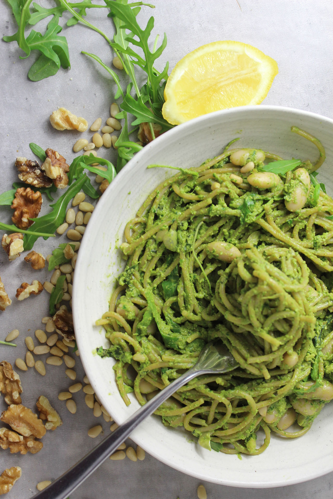Leafy green cannellini spaghetti with walnuts and pine nuts, a fibre-diverse meal supporting insulin sensitivity in women 