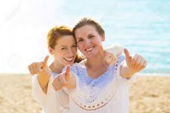 femmes joyeuses.jpg