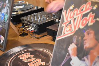 Bar à vinyles 91, bar à vinyles 77, bar à vinyles 94, bar à vinyles paris, bar à vinyles 78, dj 91, dj 77, dj 94, bar à vinyles 60, bar à vinyles mariage