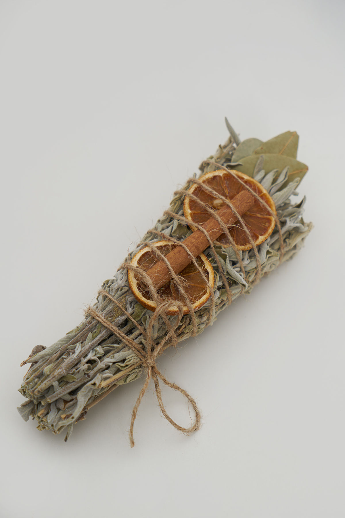 Doğal bitkilerden oluşan şans tütsüsü