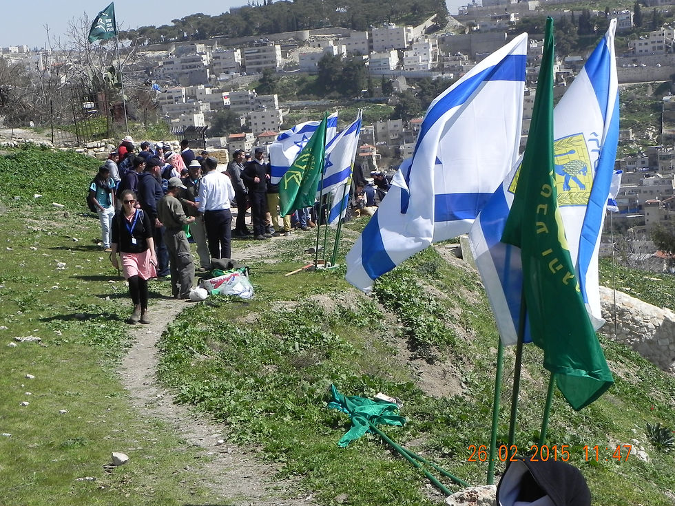 סיור ושיקום מצבות בבית עלמין סמבוסקי
