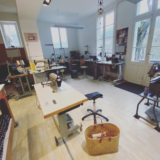 Travailler avec une piqueuse plate