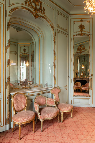 Maisons d'artiste près de Paris : le domaine de Chaalis avec ici l'intérieur actuellement en travaux (salle de bain)