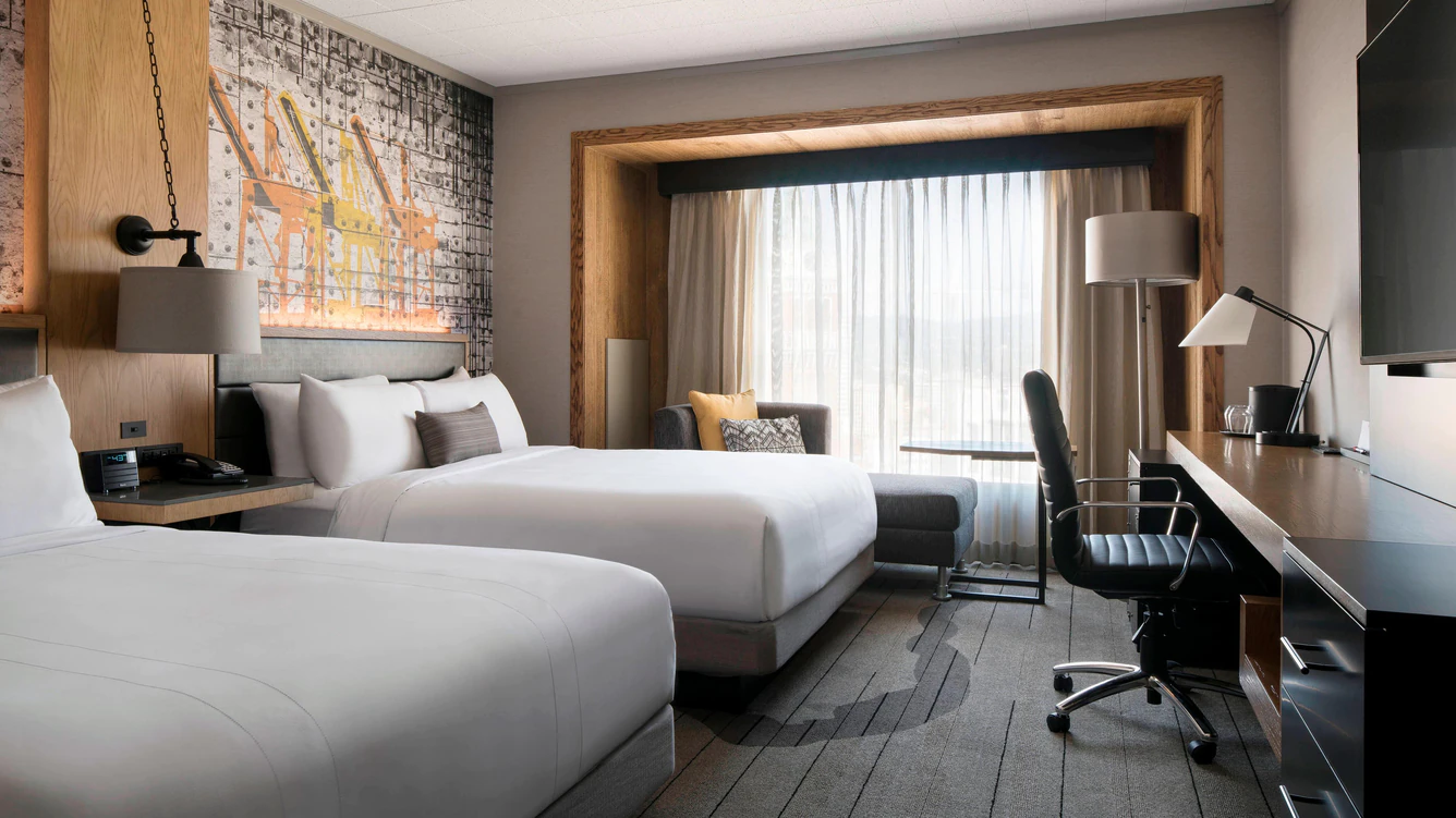 oakdt-room-4319-hor-wide.webp