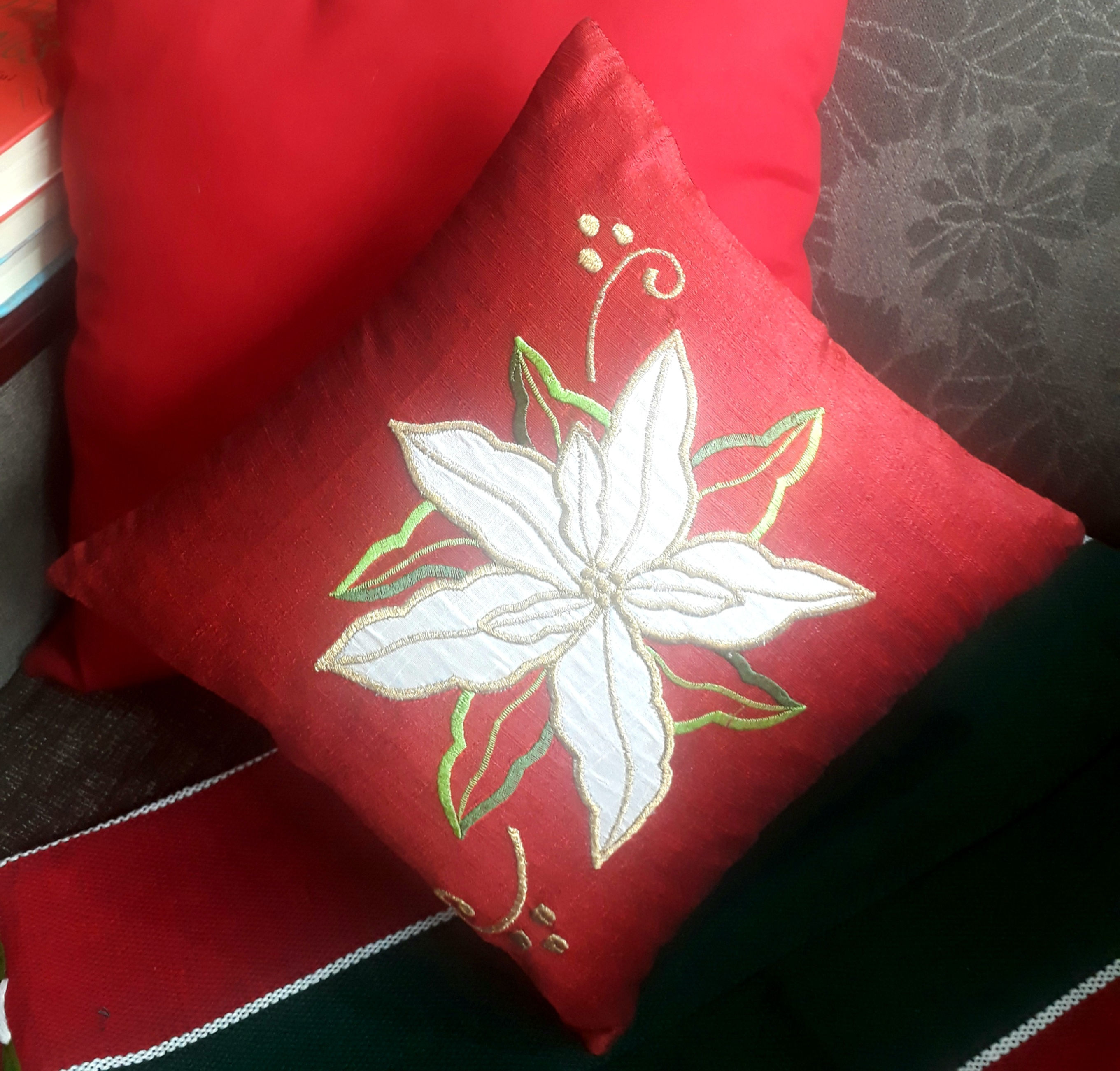 Poinsettia Appliquework Cushion Cover/ Red/ Set of 2
