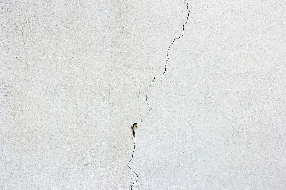 revoque grueso en la pared