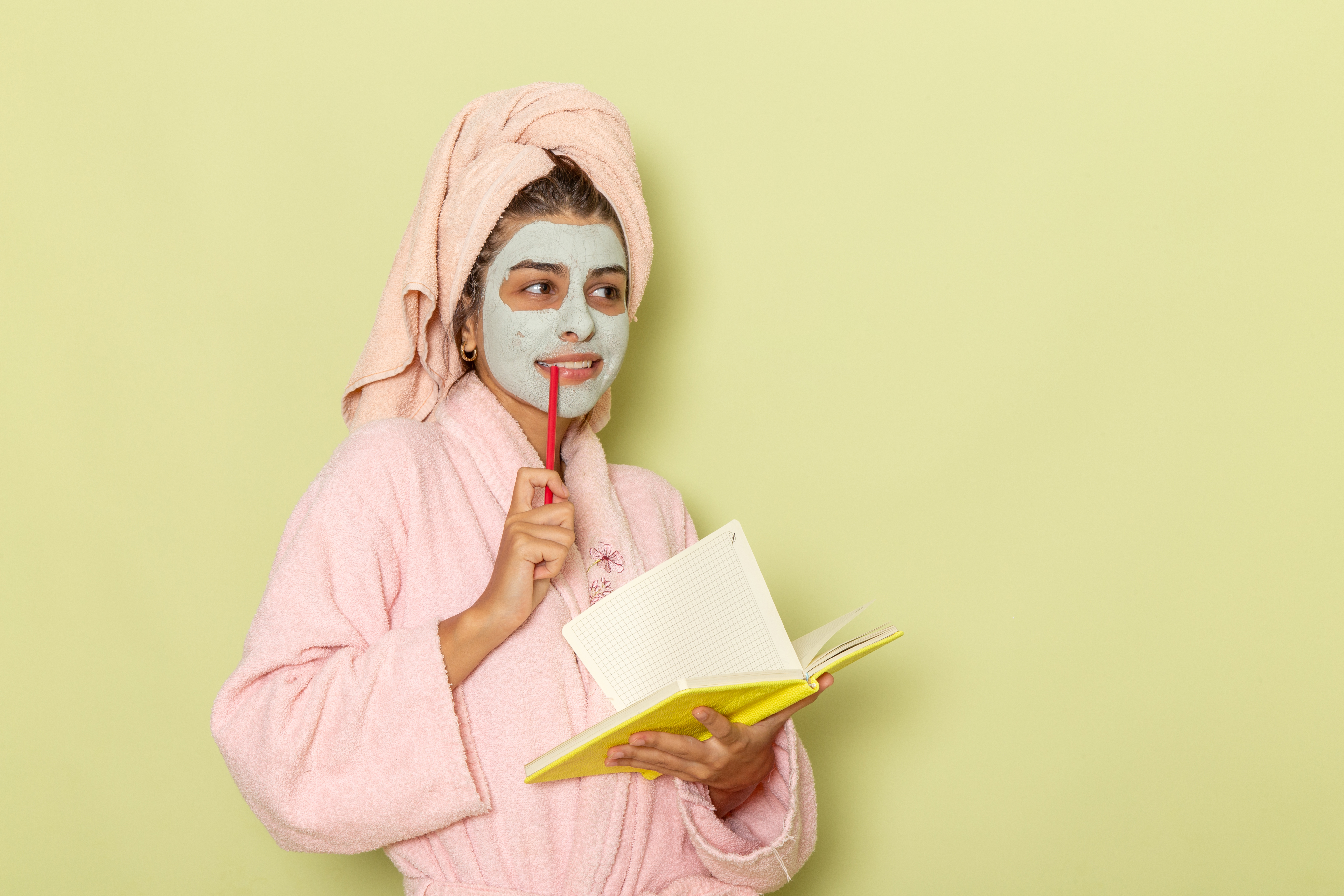 Mujer inspirada en su baño de Familia Bercomat