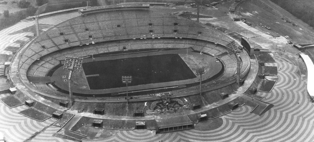Estadio Azteca construccion familia bercomat