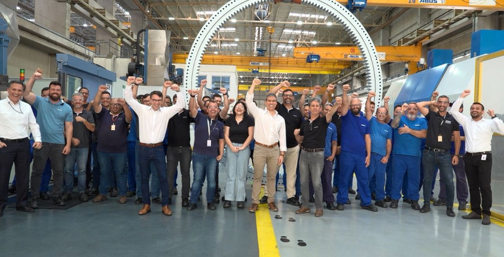 Tony Gunn touring Liebherr Brasil showcasing Brazilian manufacturing excellence