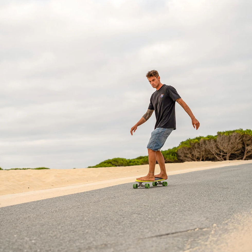 Thumbnail: Aztron FACE 33" Surfskate Board