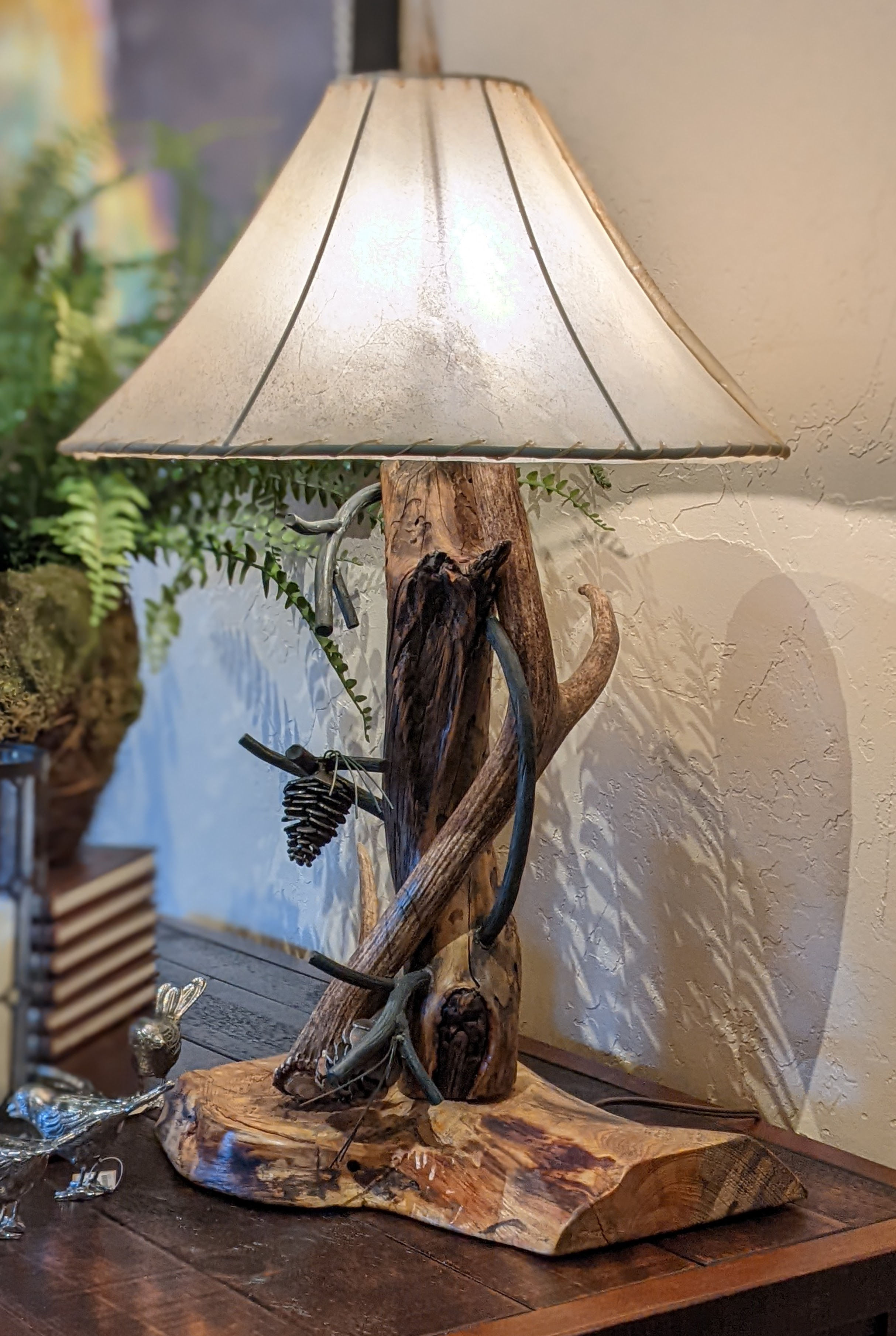 Elk Antler with Metal Pine Table Lamp