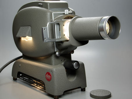 Proyector de diapositivas. Siglo XX.