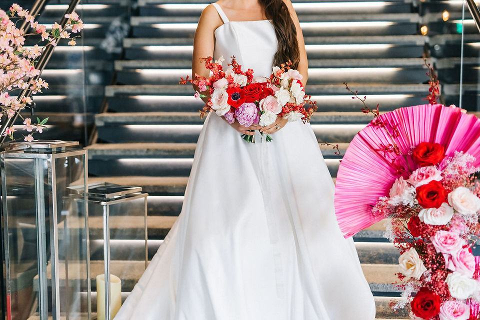 Red/pink bridal fashion