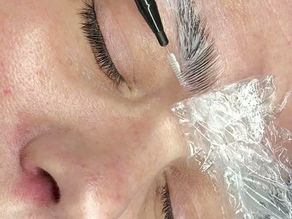 Why Brow Lamination is a Skin-Friendly Alternative to Botox for a Lifted Brow Look