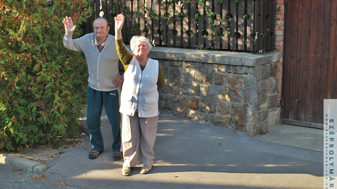 Köszönöm, kedves Julcsi néni!