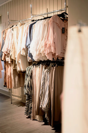 Handla dammode hos Boutique by Em