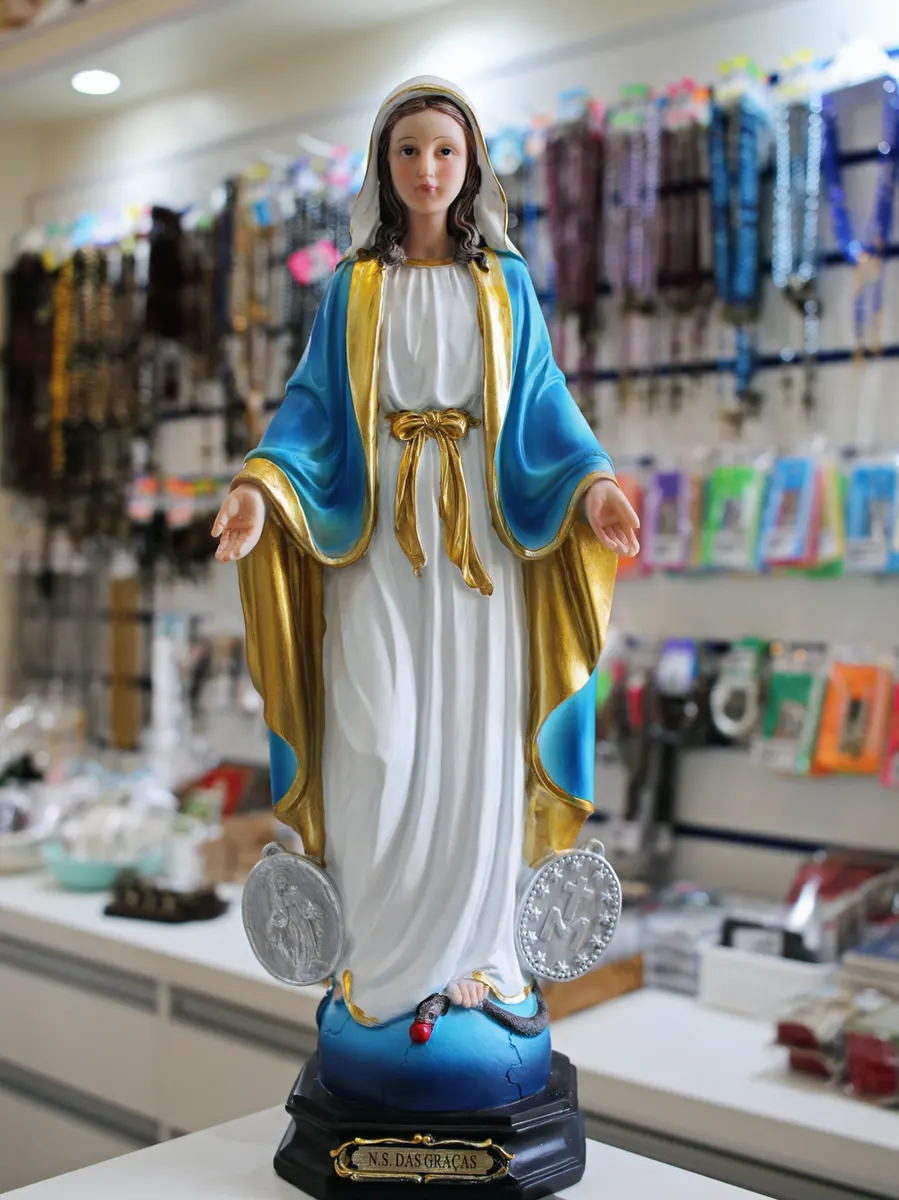 Imagem de Nossa Senhora das Graças com detalhes delicados