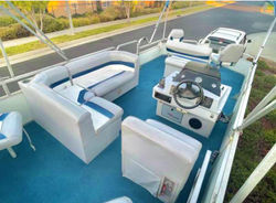 21 Ft Pontoon Boat