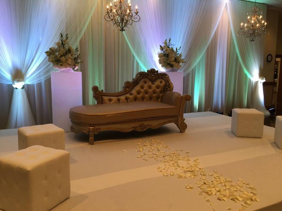 Thumbnail: Acrylic Cylinder Table / Column