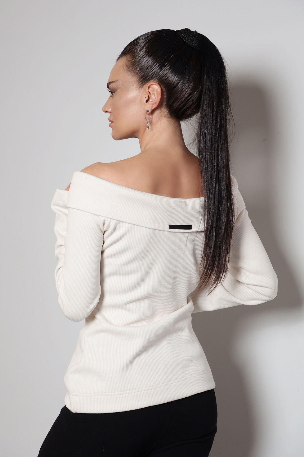 Thumbnail: Knitted long-sleeved shirt