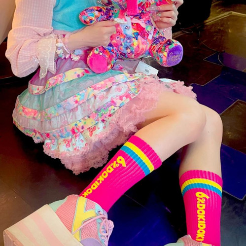 6%DOKIDOKI レッグウォーマー Blue and Pink Harajuku Street Style w/ 6%DOKIDOKI Lace